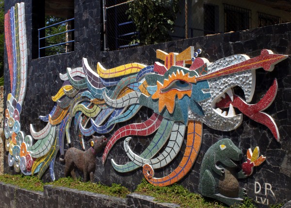 http://es.wikipedia.org/wiki/Archivo:Diego_Rivera's_Mural_in_Acapulco,_Mexico.jpg